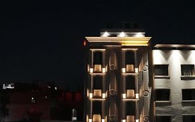 Hotel Moon Inn Just 2 Min Walk From Golden Temple & Jallianwala Bagh